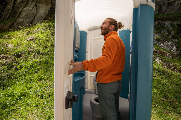 Best Porta potty rental near me  in Clinton, IA