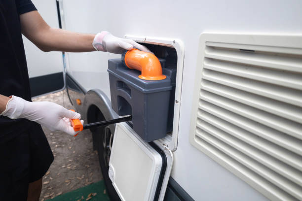 Best Porta potty rental near me  in Clinton, IA
